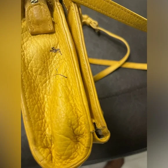 AMERICAN LEATHER Linden Lemon Curry Yellow Leather Crossbody Wallet Organizer.‎ - Picture 5 of 10